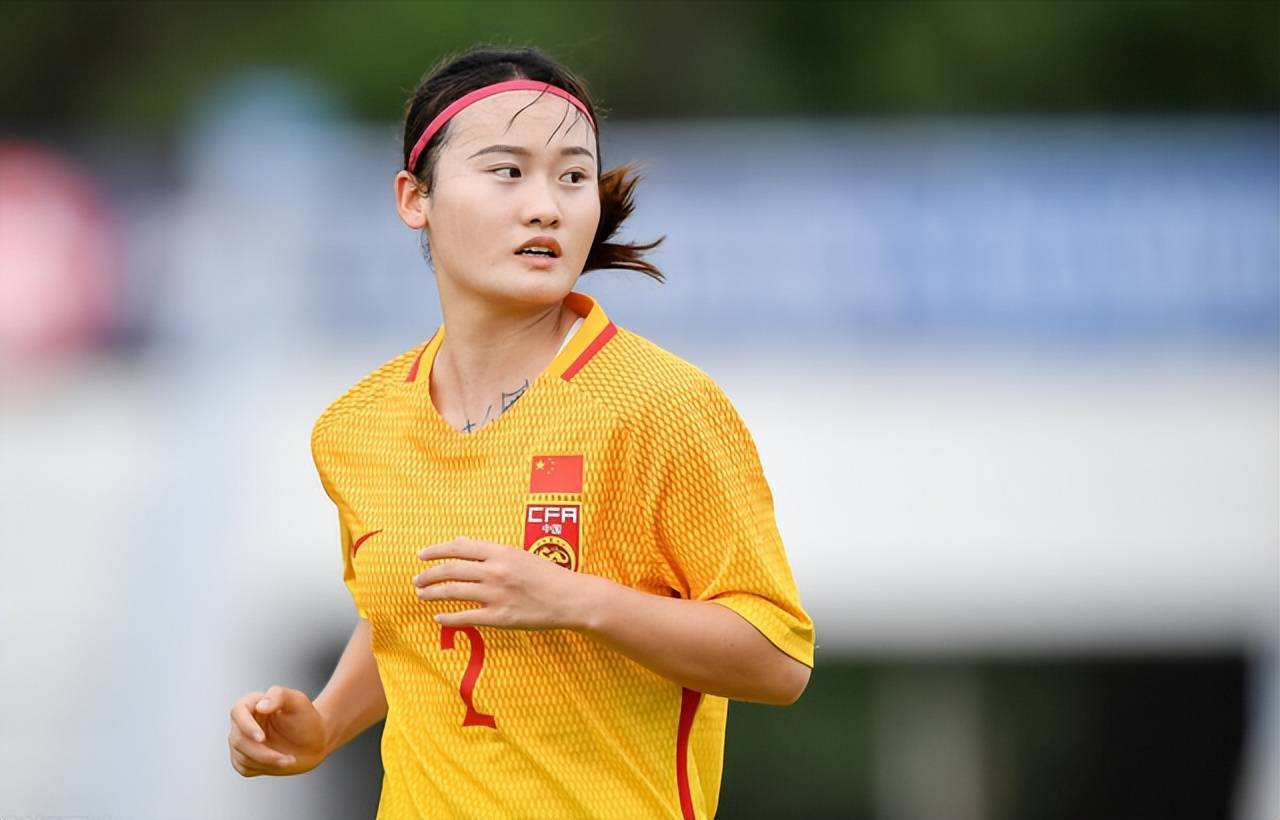 关于德国女足联赛升降级激烈，杜塞尔多夫队保级成功的信息