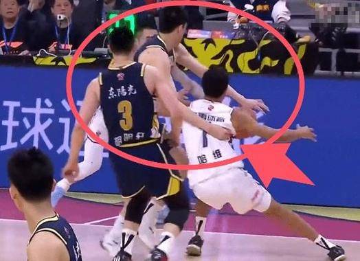 主场优势大爆发，球队获得CBA季后赛关键胜利的简单介绍