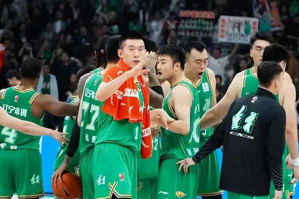 CBA球队新帅上任，带领球队冲击冠军荣耀的简单介绍