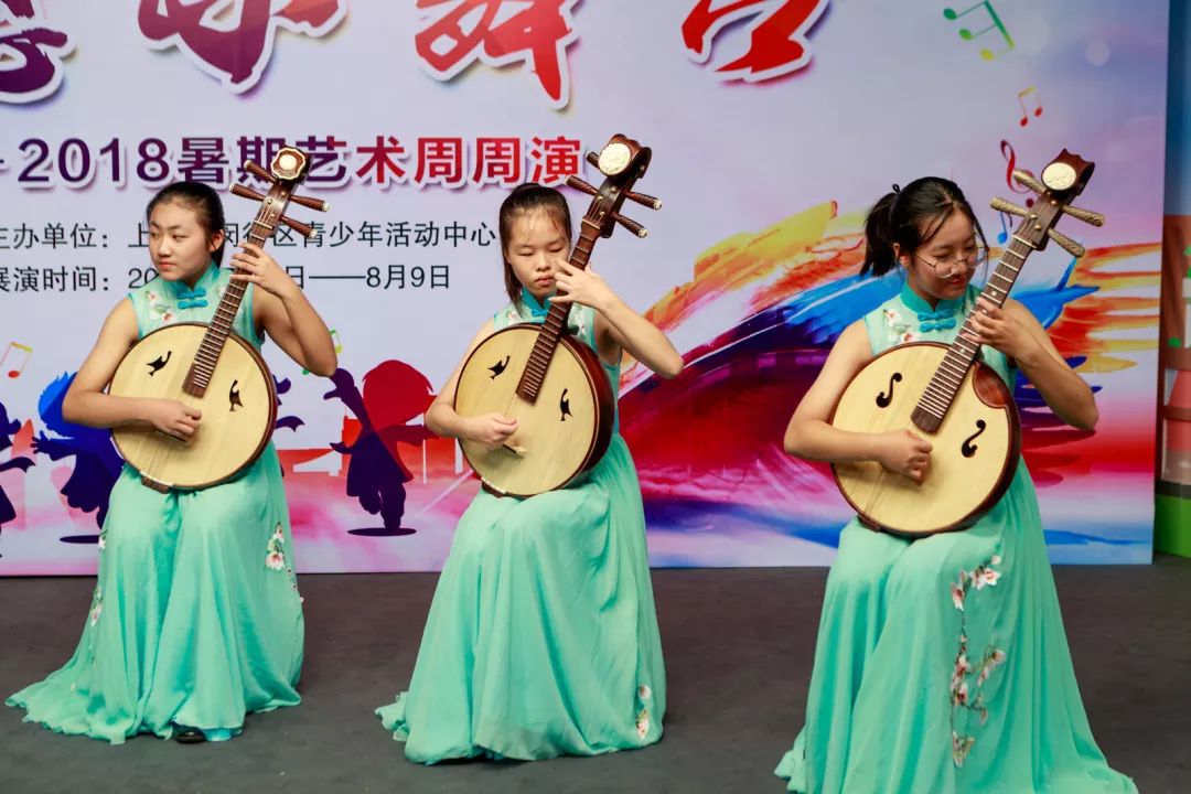 俄罗斯体操选手圆梦闪耀舞台