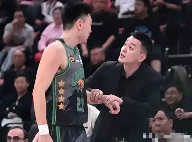 比赛中球队临时换人，取得奇效反超对手